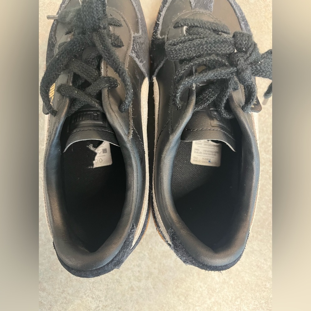 Puma Kids Palermo Sneakers in Black with White Stripe and Gum Sole size 1.5C - Picture 4 of 6